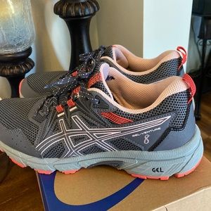 Asics Size 8-1/2 Gel Venture 8